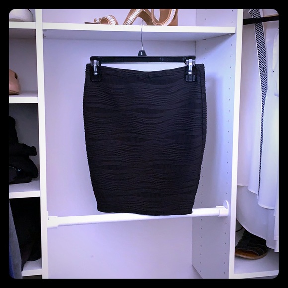 Black pencil skirt - Picture 1 of 2